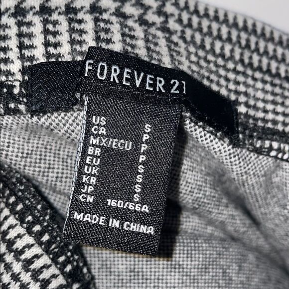 Classic Black and White Checkered Skirt - Picture 3 of 3